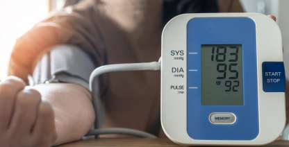Un monitor de presión cardíaca.